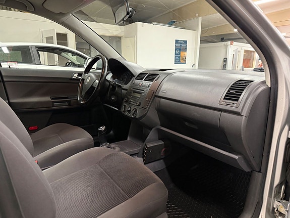 Volkswagen Polo 7 of 12