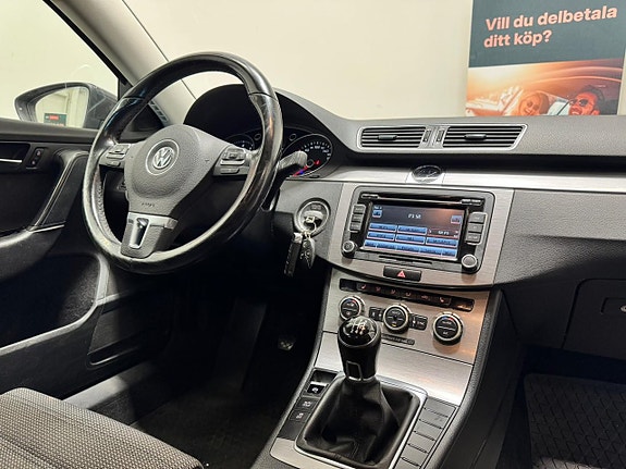 Volkswagen Passat 2 of 5