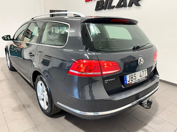 Volkswagen Passat 12 of 17