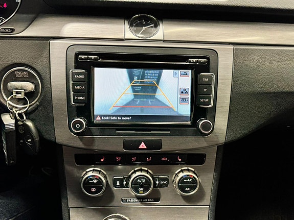 Volkswagen Passat 16 of 17