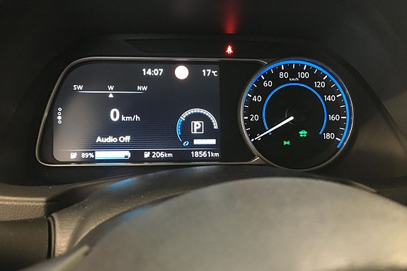 Nissan Leaf 11 of 12