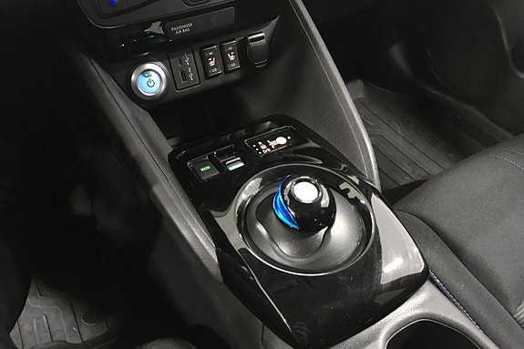 Nissan Leaf 12 of 12
