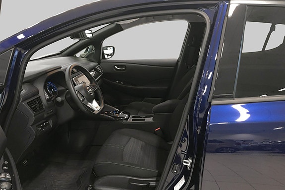 Nissan Leaf 8 of 12