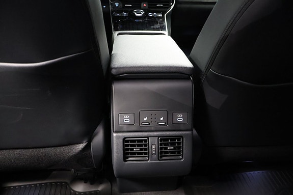 Subaru Solterra 8 of 11
