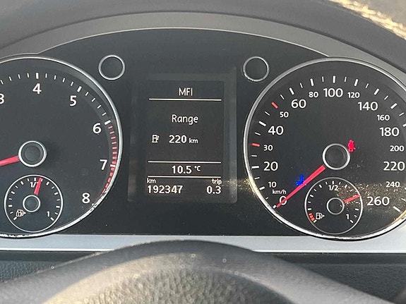 Volkswagen Passat 7 of 10