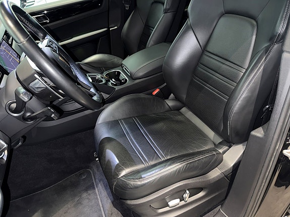 Porsche Cayenne Coupe 24 of 30