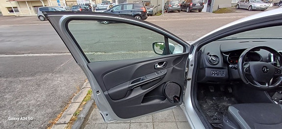 Renault Clio 13 of 18