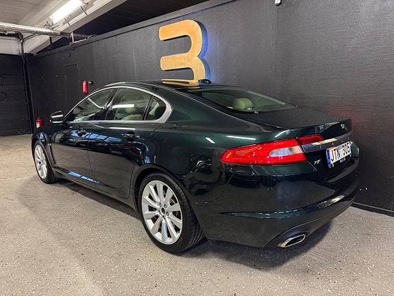 Jaguar XF 3 of 24