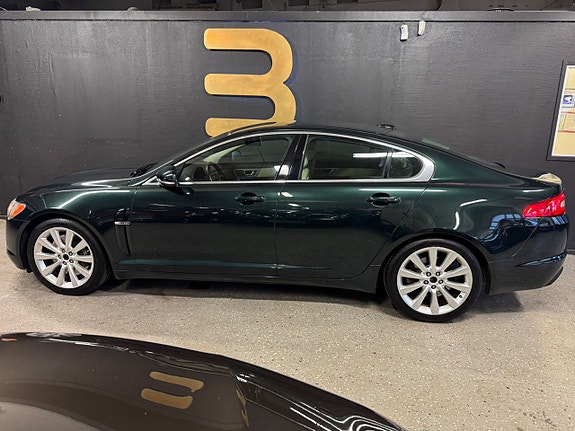 Jaguar XF 2 of 24