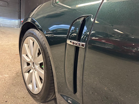 Jaguar XF 13 of 24