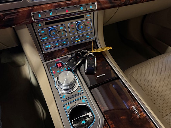 Jaguar XF 20 of 24