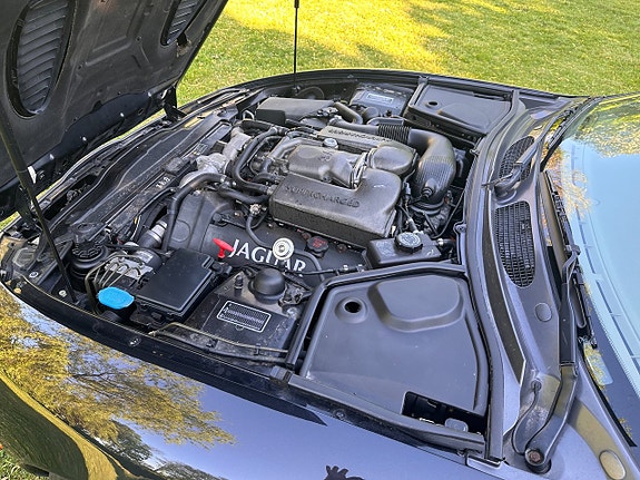 Jaguar XKR 7 of 10