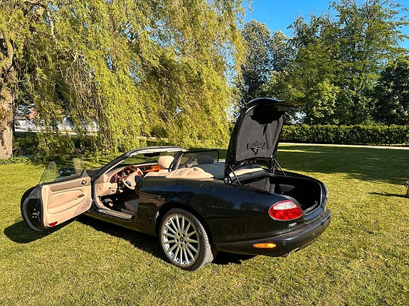 Jaguar XKR 5 of 10