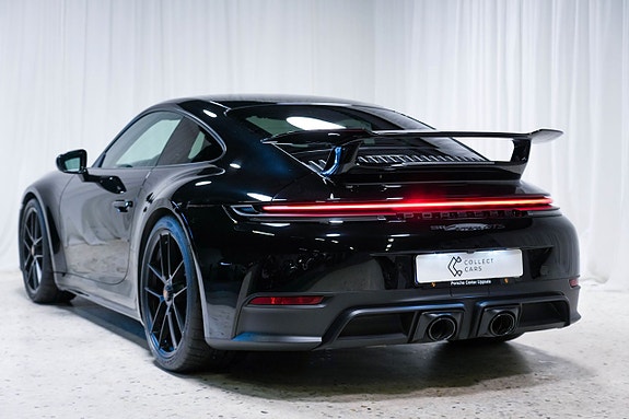 Porsche 911 Carrera GTS 6 of 11
