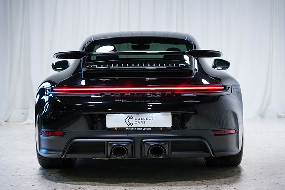 Porsche 911 Carrera GTS 5 of 5