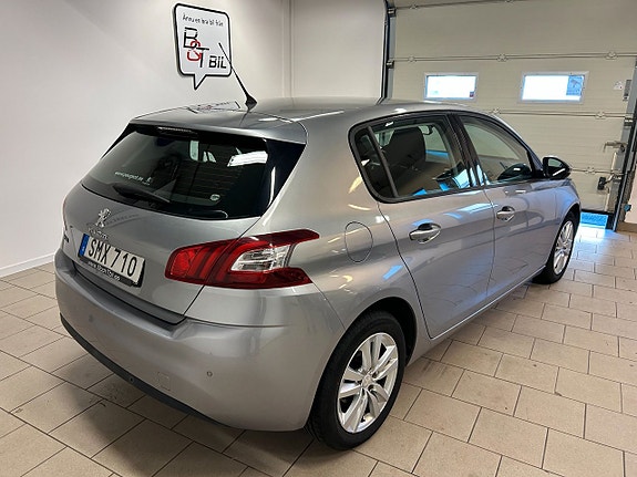 Peugeot 308 4 of 5