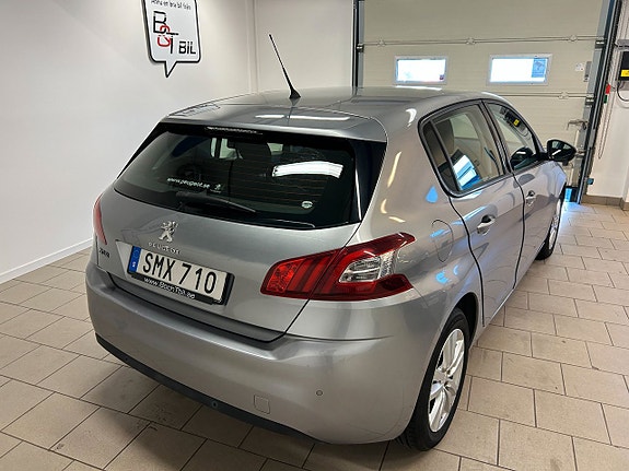 Peugeot 308 3 of 5