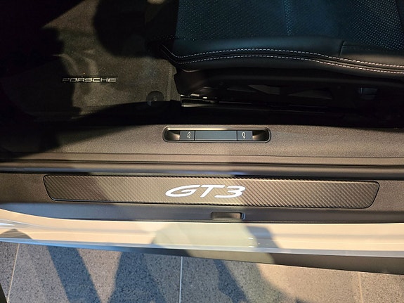 Porsche 911 GT3 9 of 10