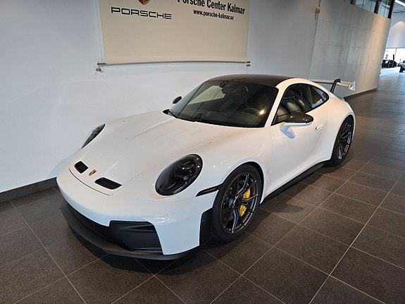 Porsche 911 GT3 2 of 5