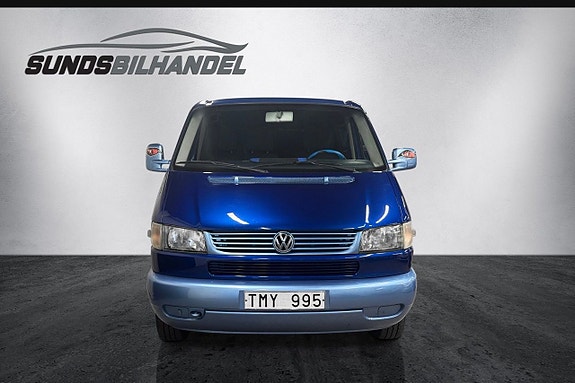 Volkswagen Caravelle 2 of 5