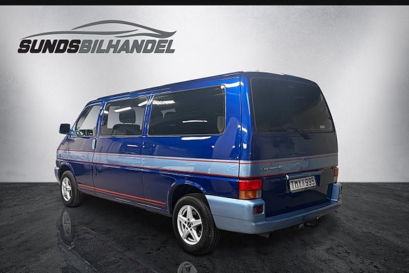 Volkswagen Caravelle 3 of 5