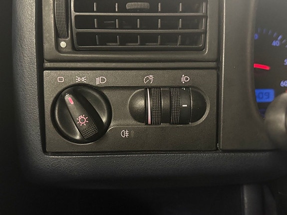 Volkswagen Caravelle 14 of 14