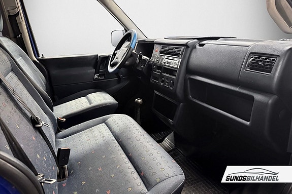 Volkswagen Caravelle 6 of 14