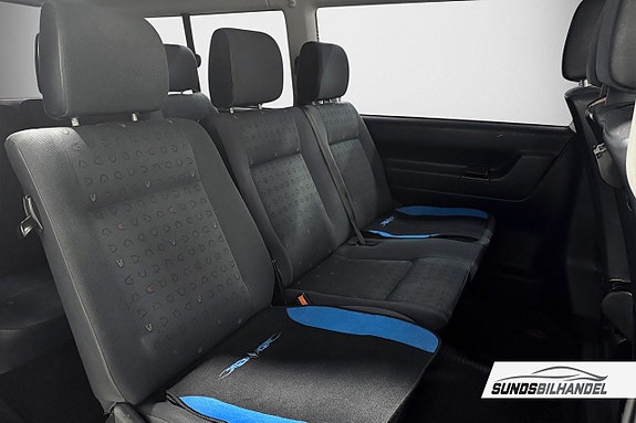 Volkswagen Caravelle 7 of 14