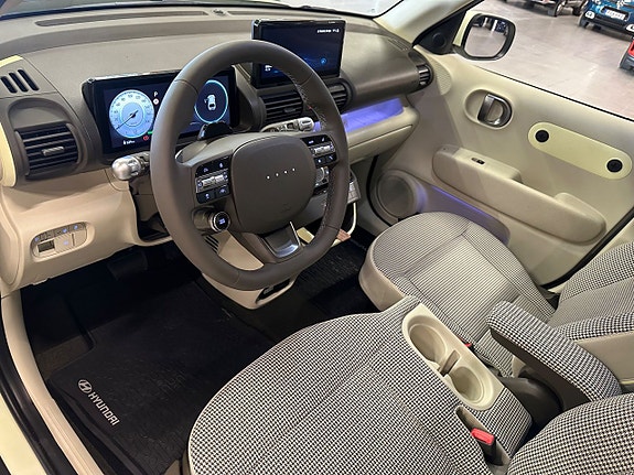 Hyundai IONIQ 7 of 13