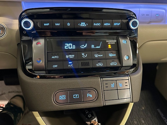 Hyundai IONIQ 12 of 13
