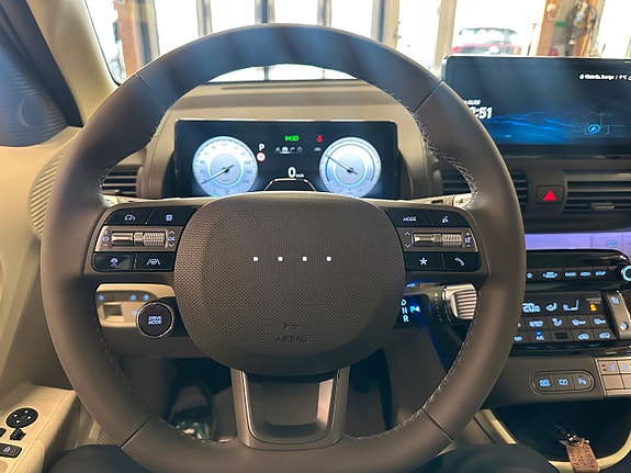 Hyundai IONIQ 9 of 13