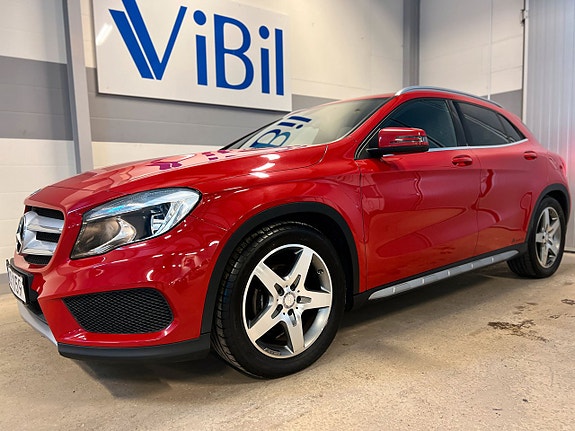 Mercedes-Benz GLA200 2 of 16