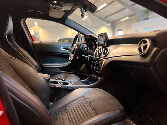 Mercedes-Benz GLA200 16 of 16