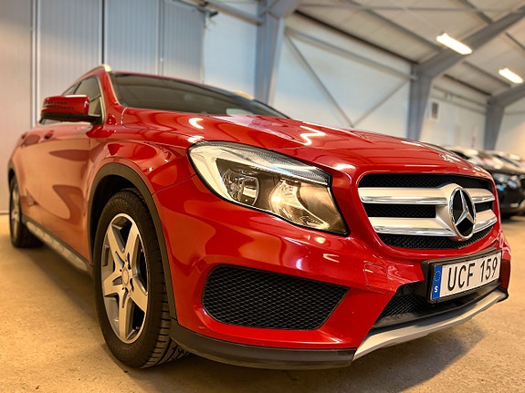 Mercedes-Benz GLA200 7 of 16