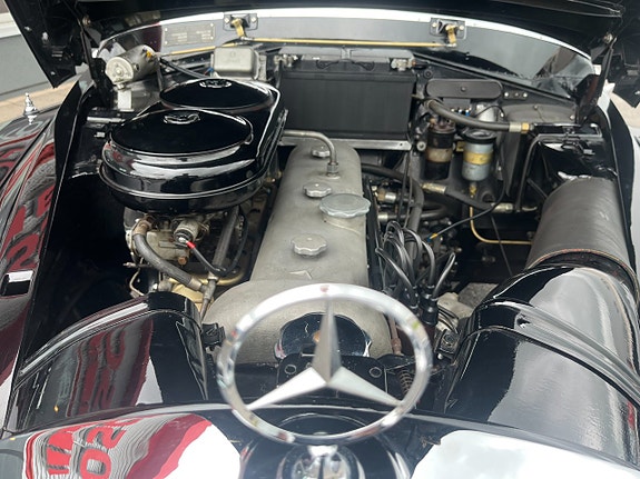 Mercedes-Benz W186 26 of 30