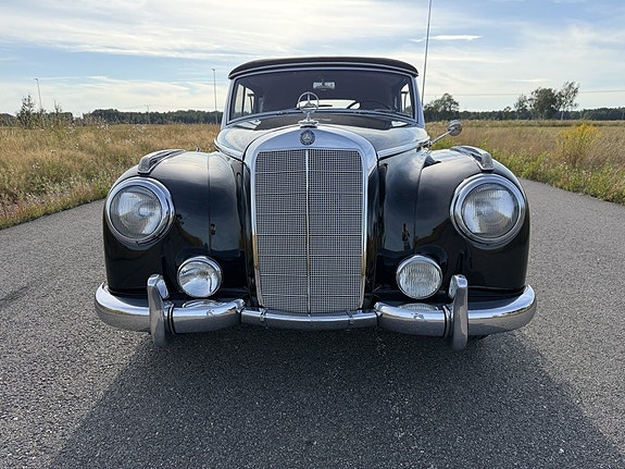 Mercedes-Benz W186 6 of 30