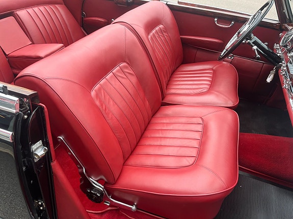 Mercedes-Benz W186 28 of 30