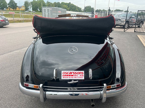 Mercedes-Benz W186 17 of 30