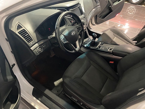 Hyundai i40 12 of 16