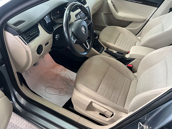 Skoda Octavia 9 of 16