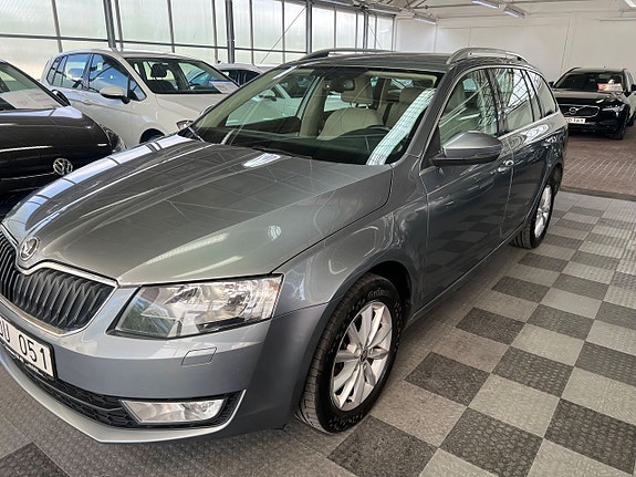 Skoda Octavia 2 of 5