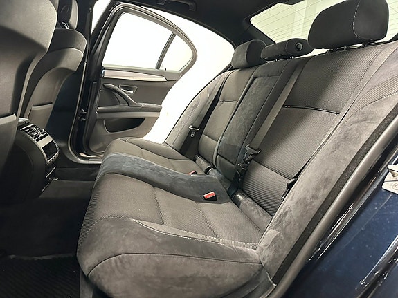 BMW 520 15 of 16