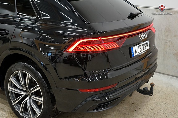 Audi Q8 10 of 27