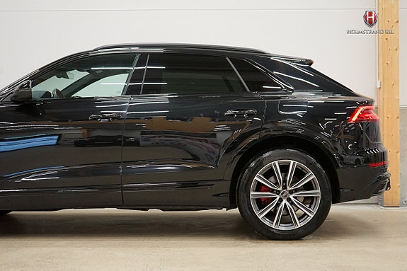 Audi Q8 9 of 27
