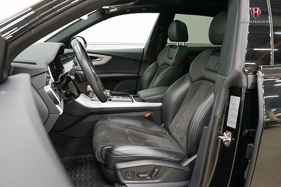 Audi Q8 12 of 27