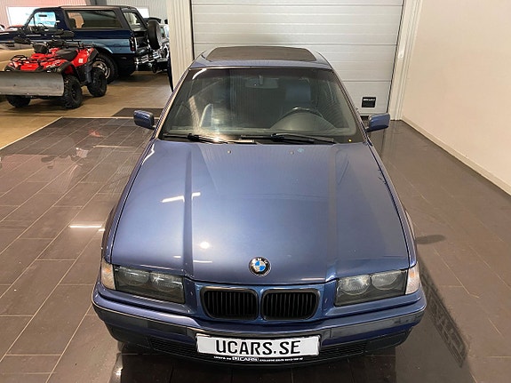 BMW 318 4 of 5