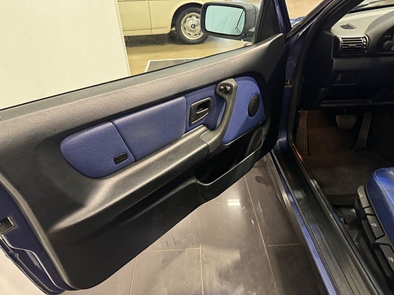 BMW 318 15 of 23