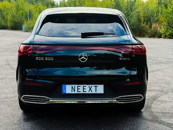 Mercedes-Benz EQE SUV 4 of 5