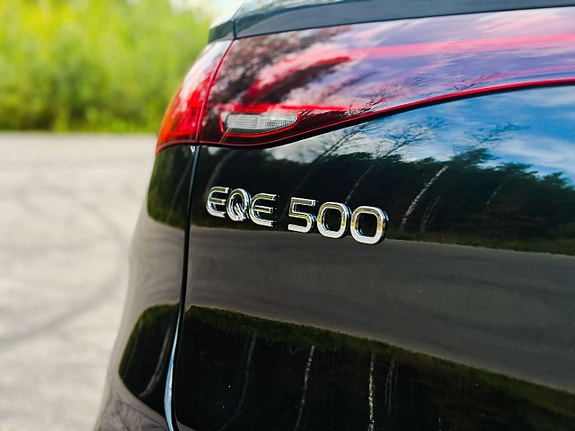 Mercedes-Benz EQE500 SUV 11 of 26