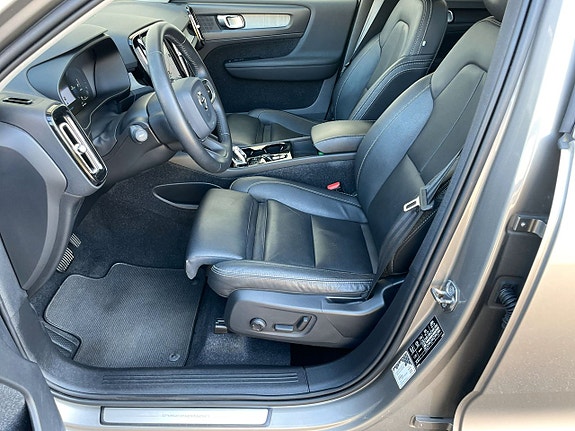Volvo XC40 7 of 10